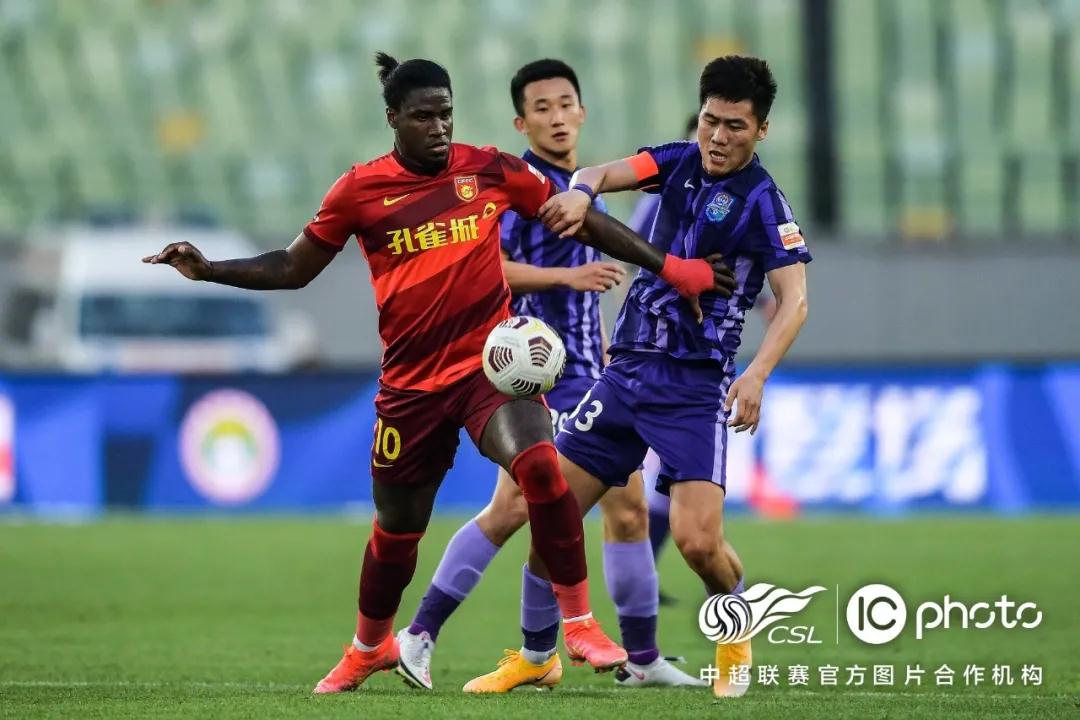 من هو بطل دوري أبطال أفريقيا 2021؟